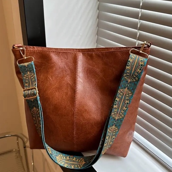 Passion of Essence Handbags - Retro Vegan Leather Crossbody Shoulder Bag - Stylish, Water-Resistant